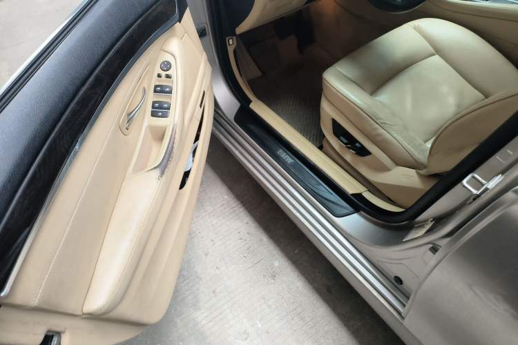 Used BMW 5 Series 2013 525Li Leading Model