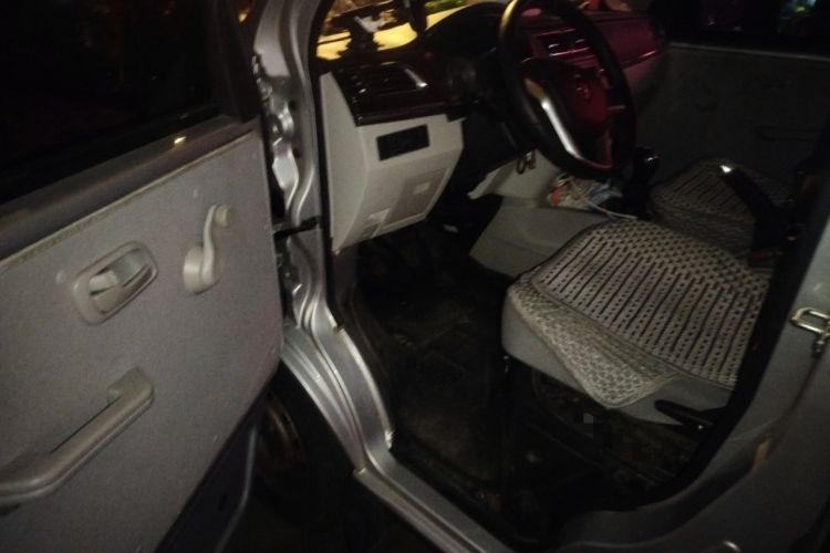 Used Jinbei Hiace X30 2023 1.5L Super-Comfortable Passenger Van 5/6/7-Seater Non-Air-Conditioned Version Model SWC15M
