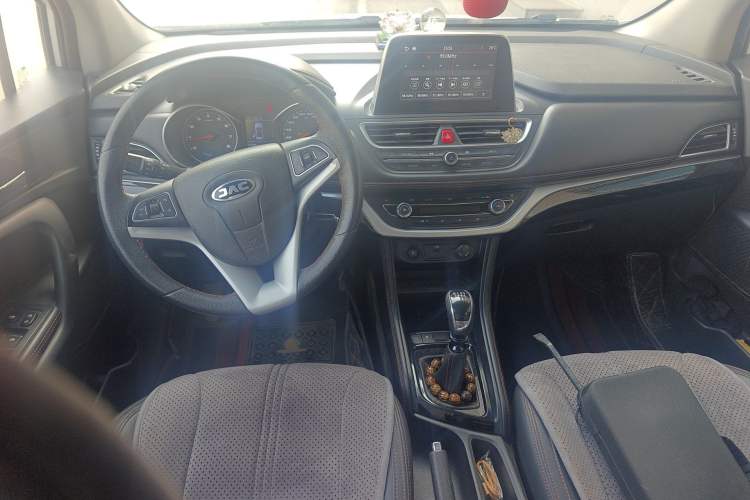 Used JAC Group Refine S3 2017 1.6L Manual Luxury Smart Model Center Console