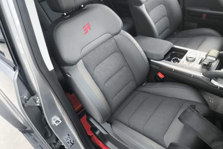 Used JETOUR Traveler 2023 1.5T Two-Wheel Drive Discovery PRO
