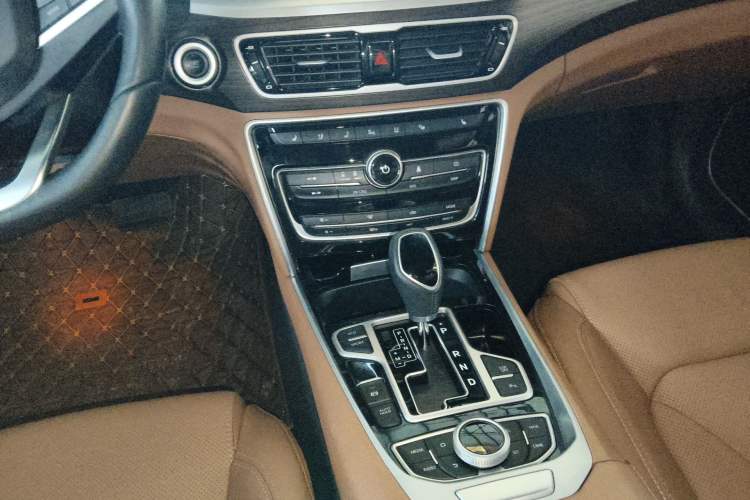 Used Geely Auto Emgrand GT 2017 1.8T Flagship Model
