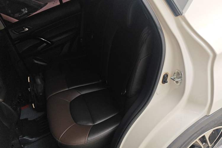 Used GAC Trumpchi GS4 2017 200T Manual Two-Wheel Drive Elite Edition Left Rear Seat