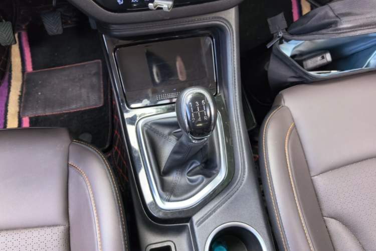 Used CHANGAN CS35PLUS 2019 1.6L Manual Chuanlian Edition