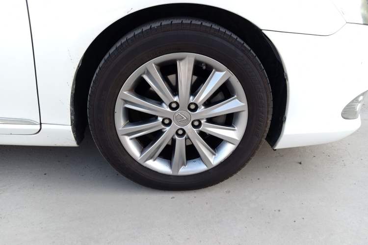 Used Lexus ES 2010 240 Luxury Edition Right Front Wheel Hub