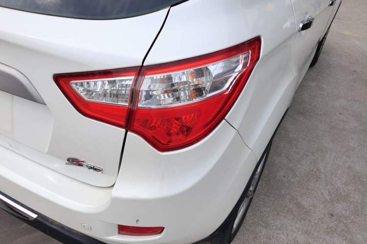 Used CHANGAN CS35 2014 1.6L Automatic Luxury Model China IV Standard
