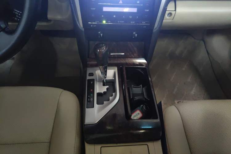 Used Toyota Camry 2015 2.5G Luxury Navigation Edition Gear Lever