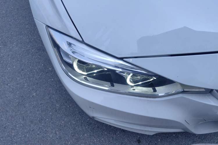 Used BMW 3 Series 2019 320i M Sport Package Right Front Headlight