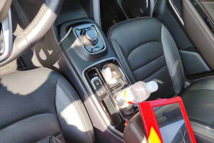 Used AION Trumpchi GE3 2018 530 Internet Premium Edition Gear Lever