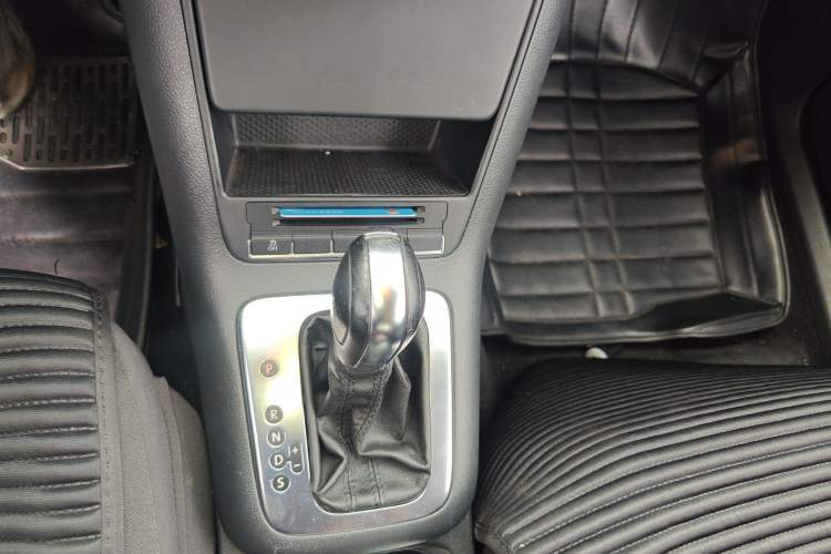 Used Volkswagen Tiguan 2012 1.8TSI Automatic Two-Wheel Drive Urban Edition Gear Lever