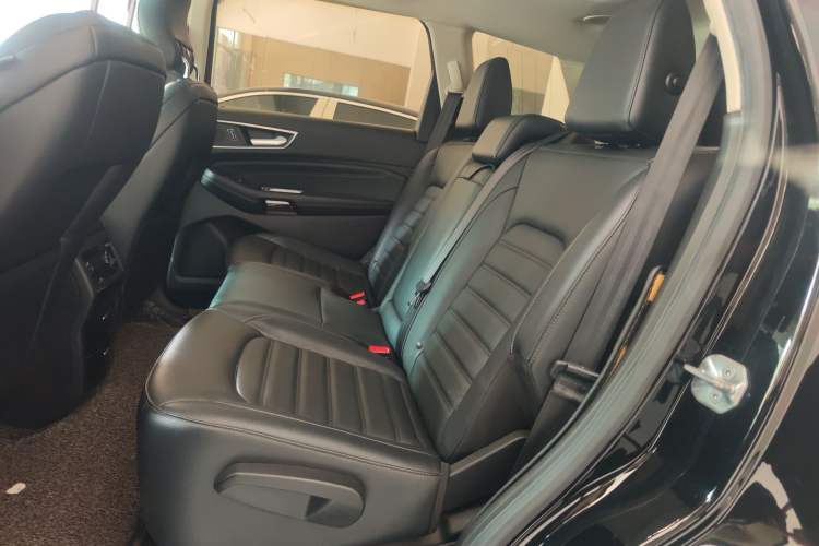 Used Ford Edge 2018 EcoBoost 245 Two-Wheel-Drive Titanium 7-Seater China V Standard
