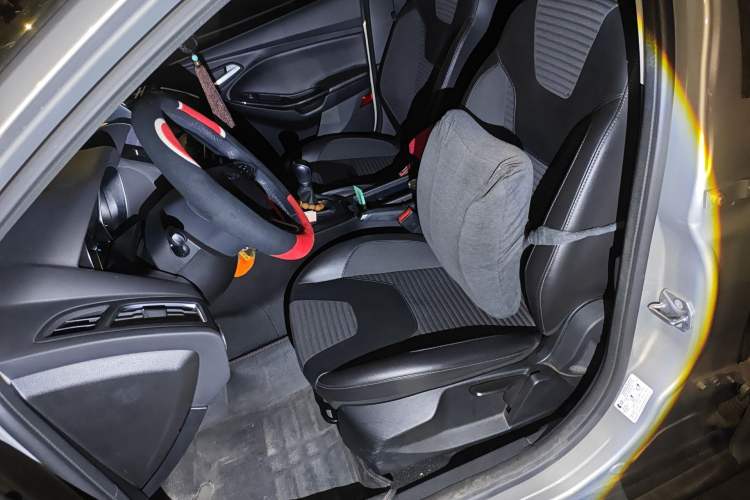 Used Ford Focus 2017 Hatchback 1.6L Manual Fashion Edition SmartDrive Version Left Front Seat