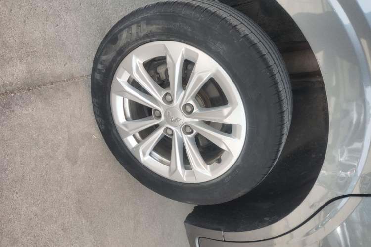 Used Wuling Jiachen 2022 1.5T Manual Light Enjoyment Dynamic Version Right Rear Wheel Hub