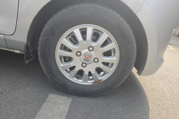 Used Wuling Rongguang V 2016 1.5L Standard Version