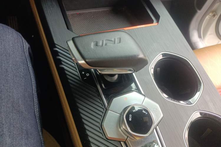 Used CHANGAN UNI-K 2021 2.0T Excellence Edition Gear Lever