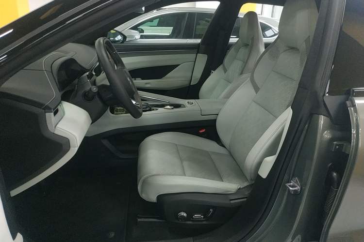 Used Zeekr 001 2025 WE Edition 100 kWh Rear-Wheel Drive