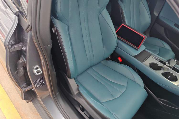 Used MG 7 2023 2.0T Automatic Trophy+ Ignition Glory Edition
