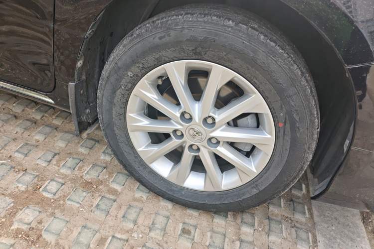 Used Toyota Camry 2012 2.5G Luxury Edition Right Front Wheel Hub