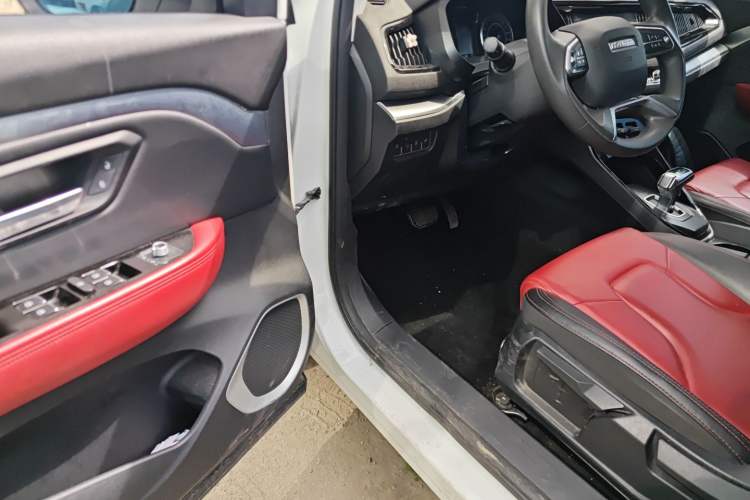 Used Haval H2s 2017 Blue Label 1.5T Dual-Clutch Comfort Model Driver Seat