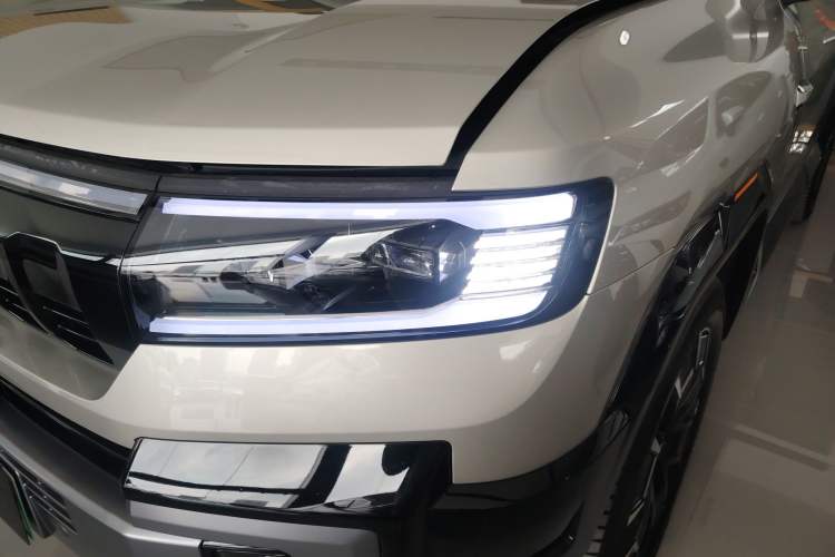 Used Formula Leopard Leopard 8 2025 Smart & Brave Flagship Edition 6 Seats