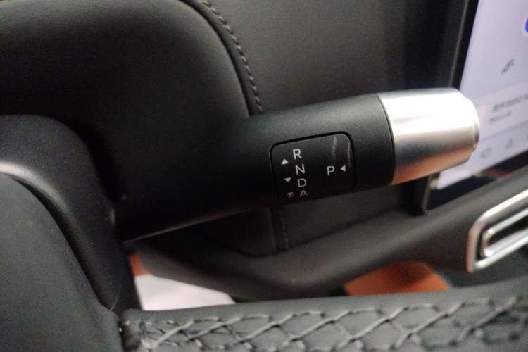 Used Li Auto L8 2025 Max Smart Refresh Edition Gear Lever