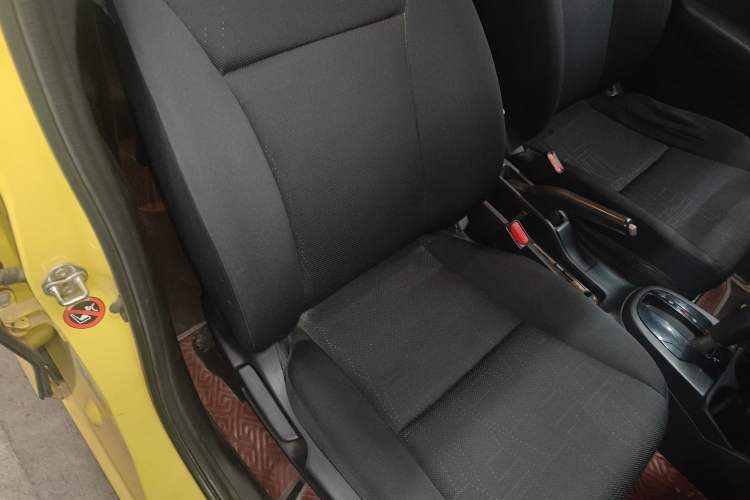 Used Honda Fit 2014 1.5L LX CVT Comfort Model Right Front Seat