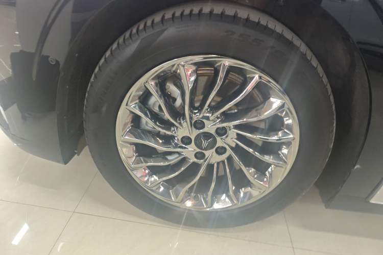 Used VOYAH Dream 2024 PHEV Ultra-Long Range Flagship Edition Left Front Wheel Hub