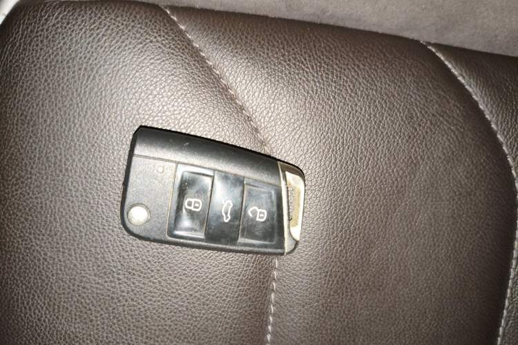 Used Volkswagen Tiguan L 2018 Revised Version 330TSI Automatic Two-Wheel Drive Comfort Edition
