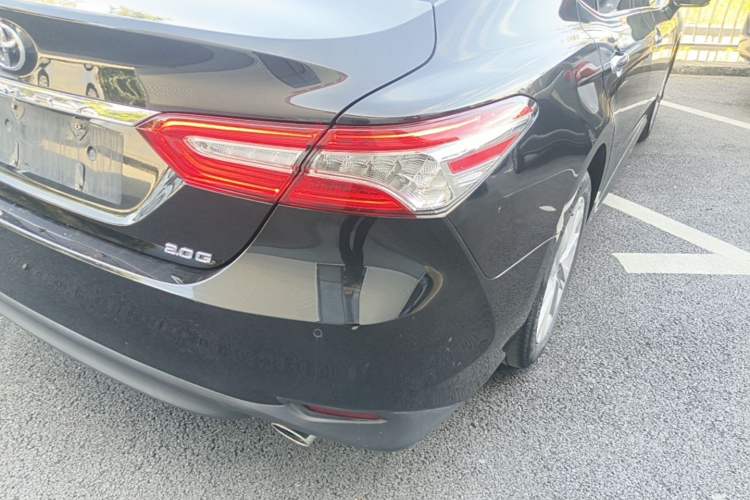 Used Toyota Camry 2021 2.0G Luxury Edition
