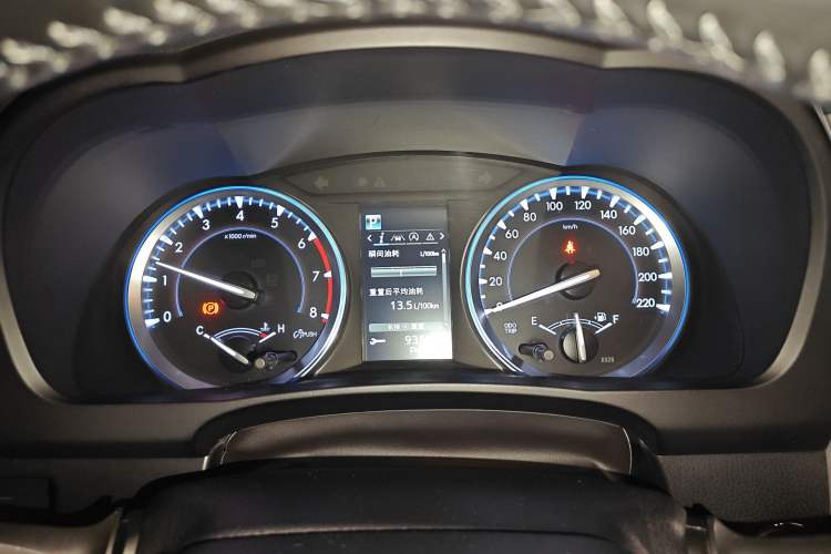 Used Toyota Highlander 2018 2.0T Four-Wheel Drive Prestige Version 7 Seats China VI Standard Instrument Cluster