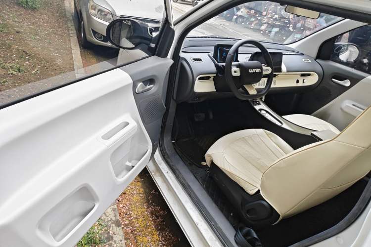 Used CHANGAN NEVO Lumin 2022 155 km – Refreshingly Sweet Edition Driver Seat