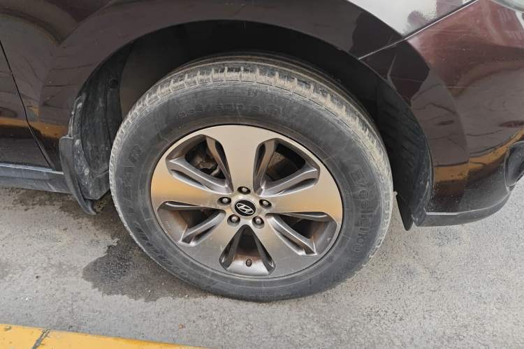 Used Hyundai Santa Fe Classic 2011 2.4 Comfort Edition 7-Seater Two-Wheel Drive