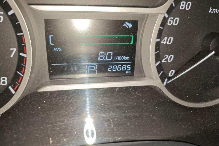 Used Nissan Lannia 2016 1.6L CVT Cool Edition Odometer Close Up