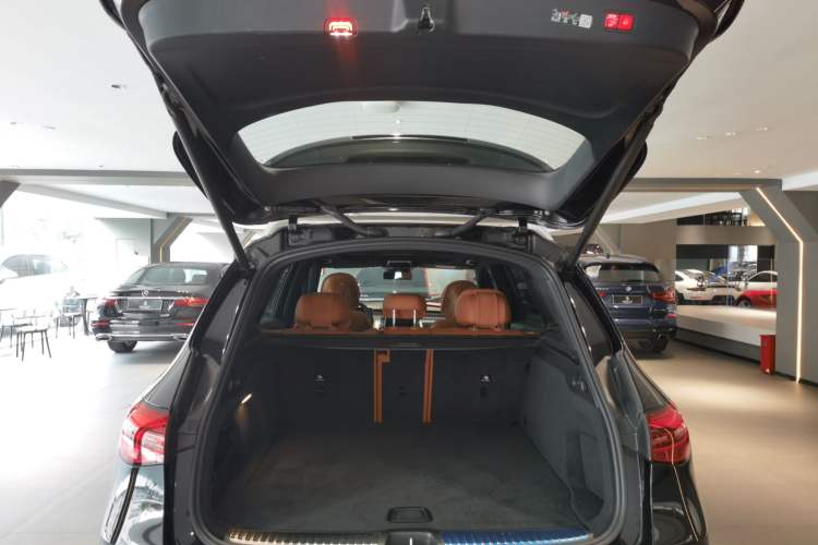 Used Mercedes-Benz GLC 2023 Refreshed GLC 300 L 4MATIC Dynamic Edition 5 Seats