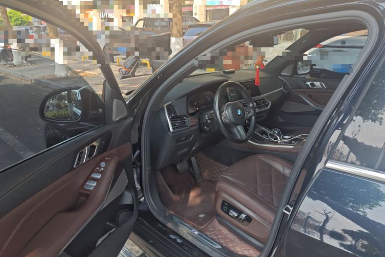 Used BMW X5 2022 xDrive 40Li M Sport Package