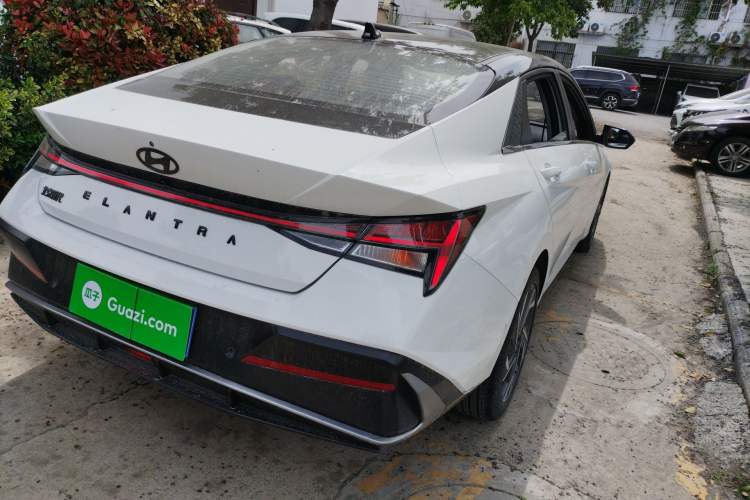 Used Hyundai Elantra 2023 1.5L CVT LUX Prestige Edition Rear Right 45 Deg