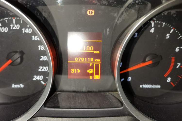 Used Mitsubishi Lancer EX 2011 Fashion Edition 1.8L Manual Smart Type Odometer Close Up