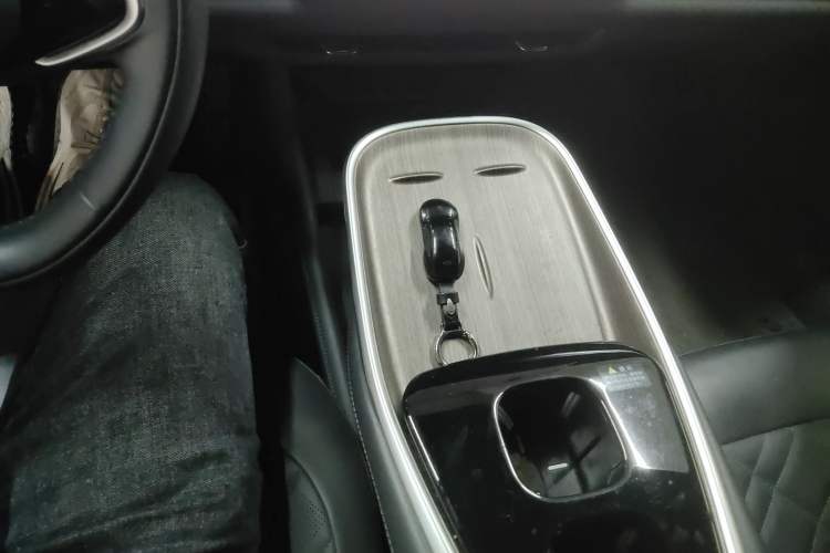 Used CHANGAN NEVO A07 2024 All-Electric "True Fragrance" Edition 515 Luxurious Model 58.9 kWh Gear Lever