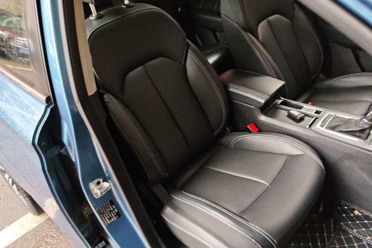 Used Roewe RX5 2020 20T Automatic 4G Connect Superior Flagship Edition Right Front Seat