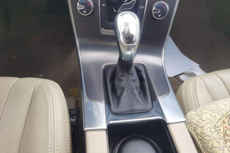 Used Volvo S60 2013 T5 Comfort Edition Gear Lever
