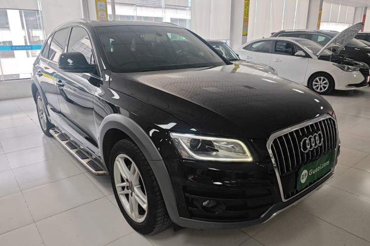 Used Audi Q5 2018 Collector's Edition 40 TFSI Technology Model
