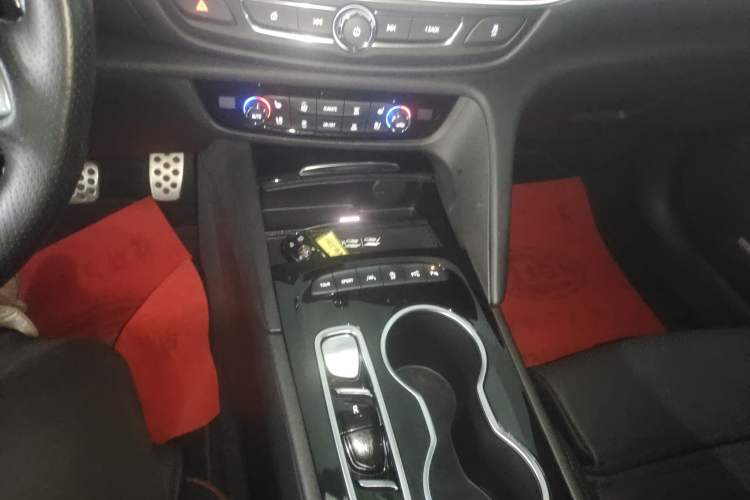 Used Buick Regal 2023 GS Prestige Model Gear Lever