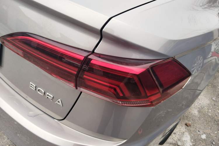 Used Volkswagen Bora 2021 1.5L Automatic Fashionable Smart Connectivity Version Right Rear Taillight