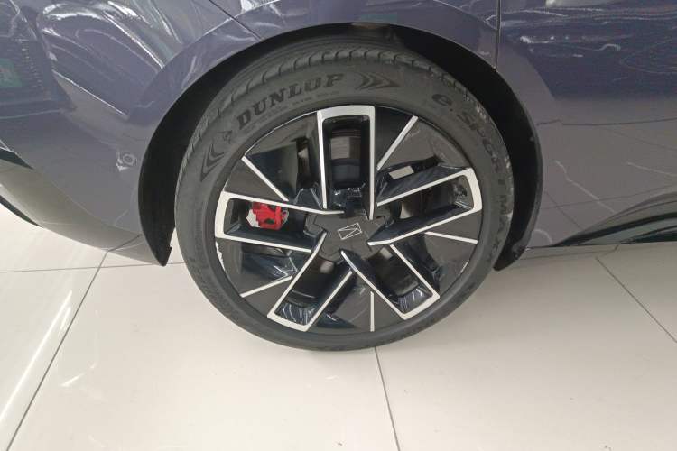 Used Avatr 12 2023 650 Three-Laser Four-Wheel Drive Performance Edition Right Rear Wheel Hub