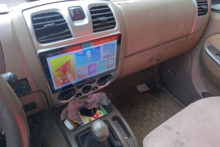 Used JMC Baodian 2013 2.8T Two-Wheel-Drive Diesel Luxury Fashion Edition