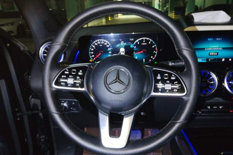 Used Mercedes-Benz GLB 2021 GLB 200 Fashion Model Steering Wheel