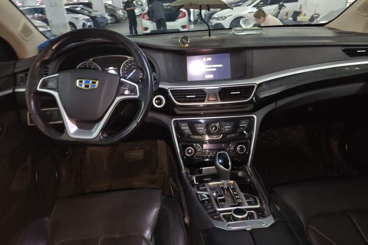 Used Geely Auto Emgrand GT 2015 2.4L Luxury Model Center Console