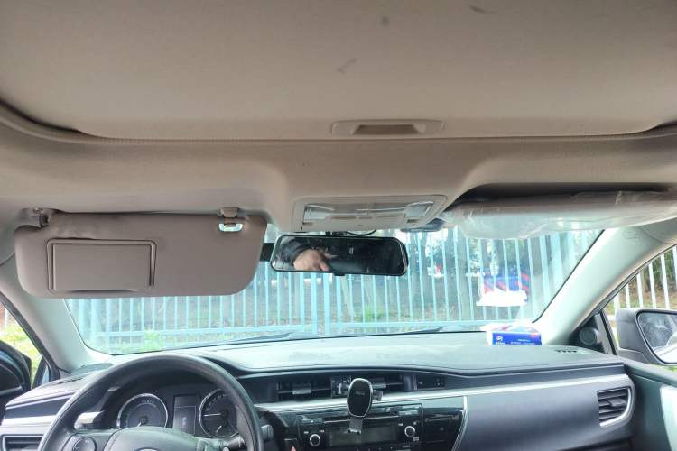 Used Toyota Corolla 2016 Dual-Engine 1.8L E-CVT Leading Edition Headliner