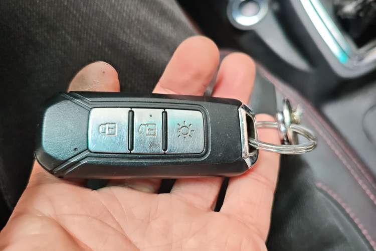 Used Jinbei 750 2016 1.5L e-Drive Version