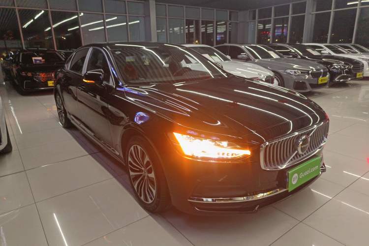 Used Volvo S90 2024 B5 Zhiyi Luxury Edition
