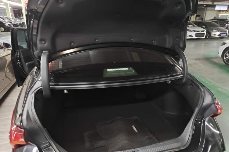 Used Toyota Avalon 2023 2.0L Luxury Edition Trunk